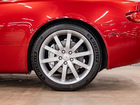 Used 2006 Aston Martin DB9 Volante RWD image 32