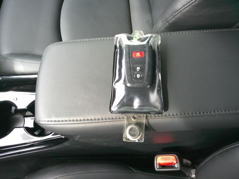 Used 2022 Toyota Prius image 36