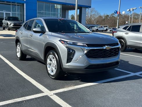 New 2026 Chevrolet Trax LS w/ LS Convenience Package image 4