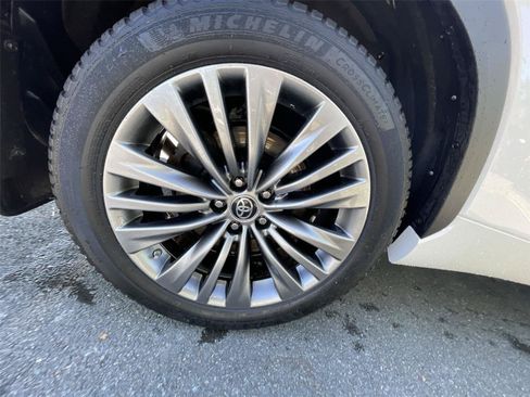 Used 2021 Toyota Highlander Platinum AWD/4WD image 26