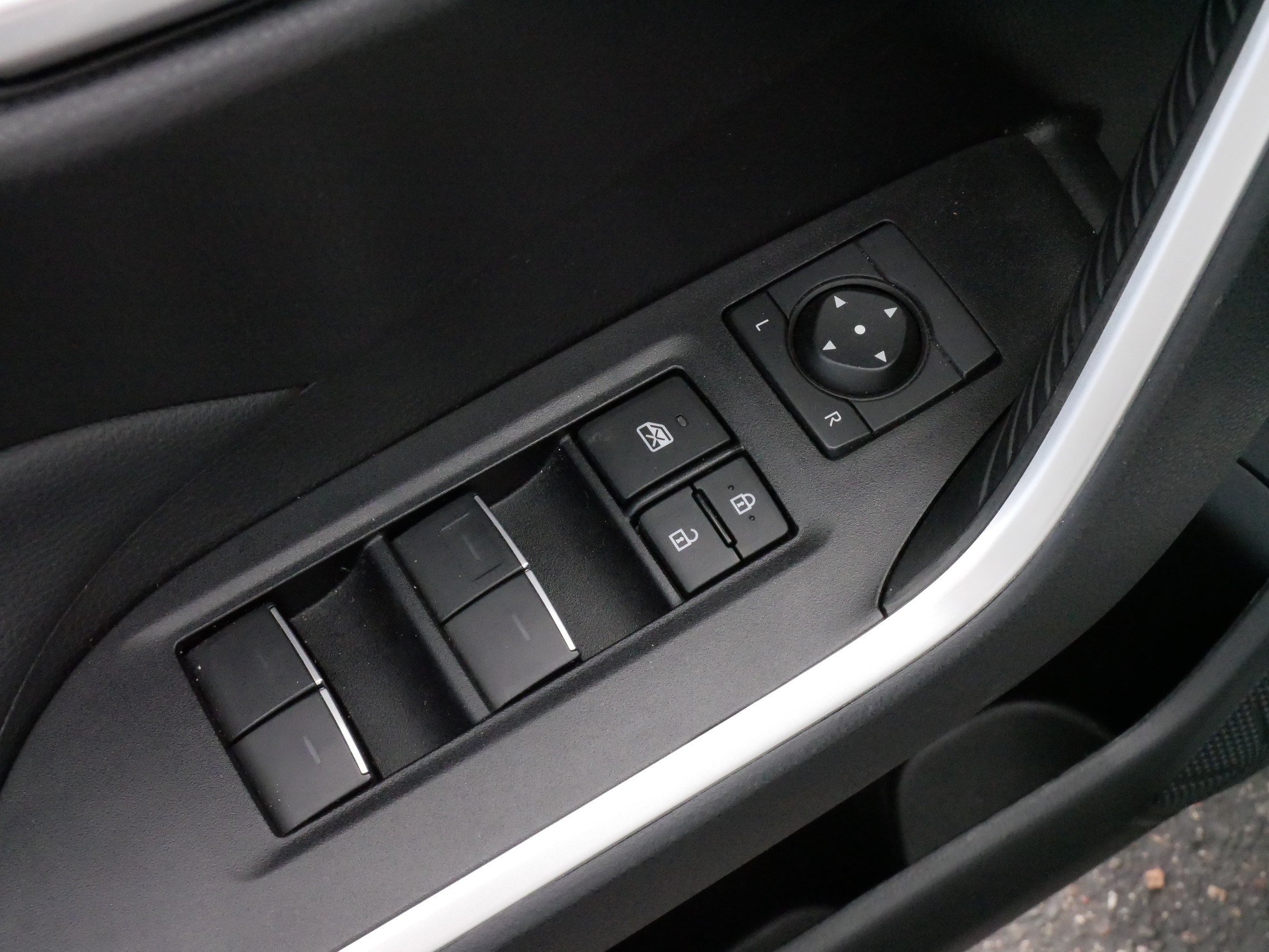Certified 2025 Toyota RAV4 XLE AWD/4WD image 19
