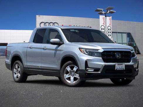 Used 2025 Honda Ridgeline RTL image 2