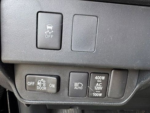 Used 2020 Toyota Tacoma TRD Off-Road w/ Technology Package AWD/4WD image 8