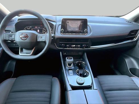 Certified 2026 Nissan Rogue SV AWD/4WD image 15