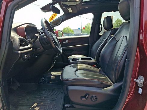 Certified 2020 Chrysler Pacifica Limited FWD image 14