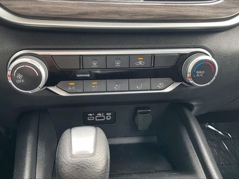 Used 2025 Nissan Altima 2.5 SV image 33