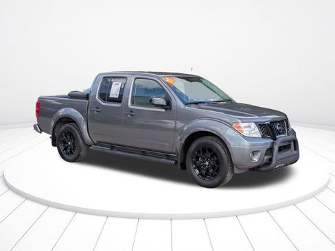 Used 2021 Nissan Frontier SV w/ Midnight Edition Floor Mats RWD image 2