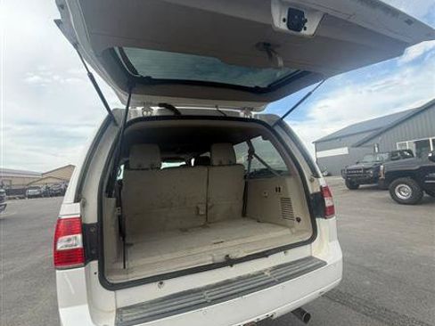Used 2012 Lincoln Navigator L 4WD image 16