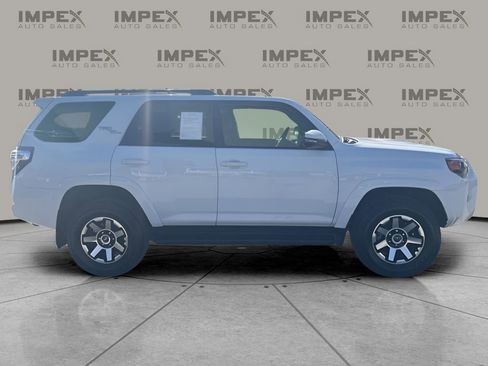 Used 2024 Toyota 4Runner TRD Off-Road Premium image 6