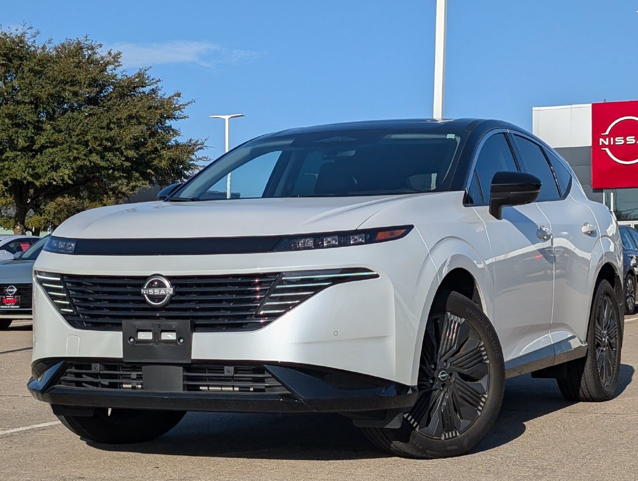 Used 2025 Nissan Murano Platinum w/ Cargo Package AWD/4WD image 1