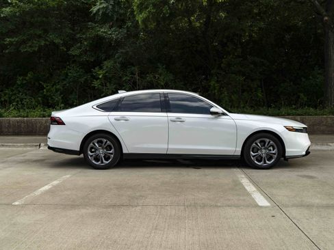 Used 2024 Honda Accord EX-L image 10