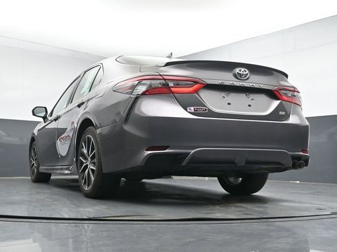 Used 2024 Toyota Camry SE image 33