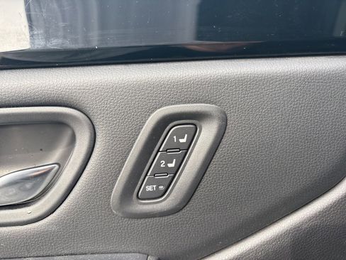 Certified 2023 Honda Pilot Touring image 10