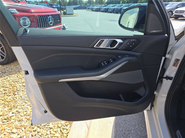 Used 2026 BMW X7 M60i AWD/4WD image 18