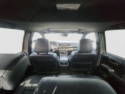 Used 2021 Toyota Tacoma TRD Off-Road w/ TRD Premium Off Road Package image 7