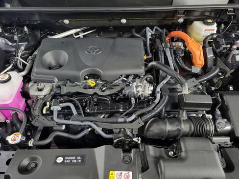 Used 2025 Toyota RAV4 XSE AWD/4WD image 13