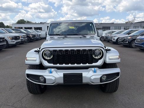Used 2024 Jeep Wrangler High Altitude AWD/4WD image 12
