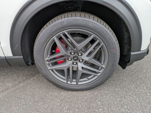 New 2026 Ford Explorer ST w/ Sun And Sound Package image 11