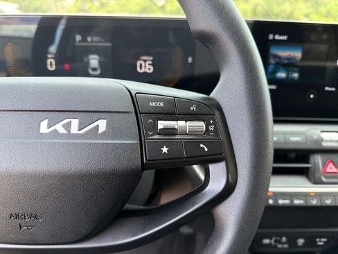 Used 2025 Kia K4 FWD image 17