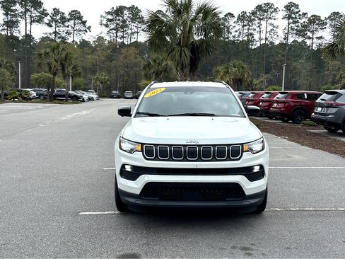 Used 2022 Jeep Compass Latitude w/ Convenience Group image 2