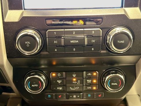 Used 2020 Ford F150 Lariat w/ Max Trailer Tow Package AWD/4WD image 15