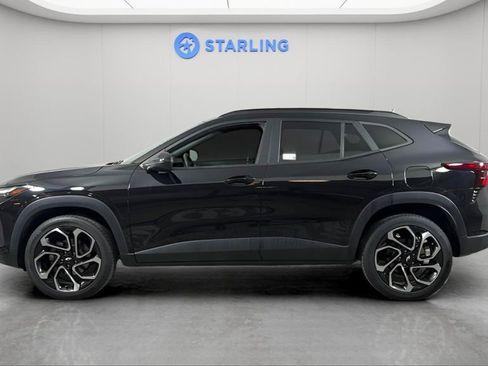 Certified 2024 Chevrolet Trax RS w/ Driver Confidence Package FWD image 3