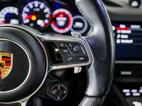 Certified 2023 Porsche Cayenne Platinum Edition image 16