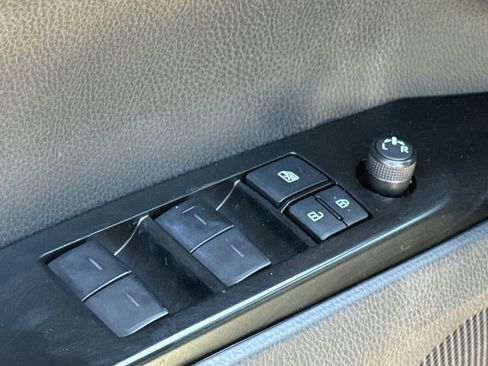 Used 2025 Toyota Camry SE w/ Multimedia Upgrade Package image 19