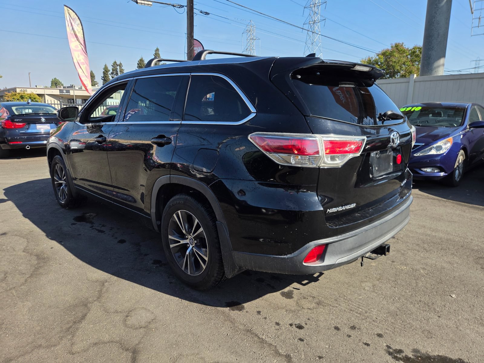 Used 2016 Toyota Highlander XLE AWD/4WD image 2