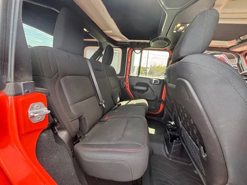 Used 2019 Jeep Wrangler Unlimited Rubicon AWD/4WD image 16