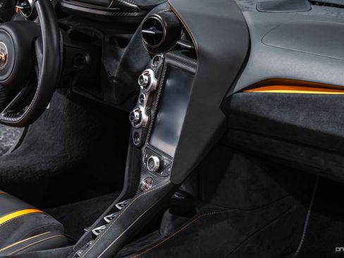 Used 2018 McLaren 720S Performance image 11