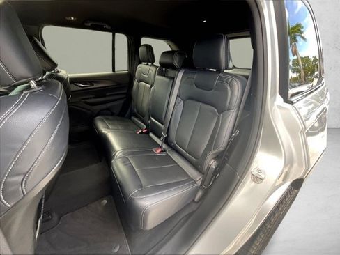 Used 2025 Jeep Grand Cherokee Laredo w/ Luxury Tech Group I RWD image 25