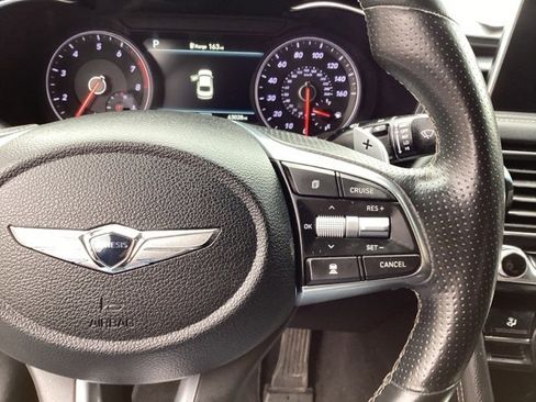 Used 2021 Genesis G70 2.0T image 22