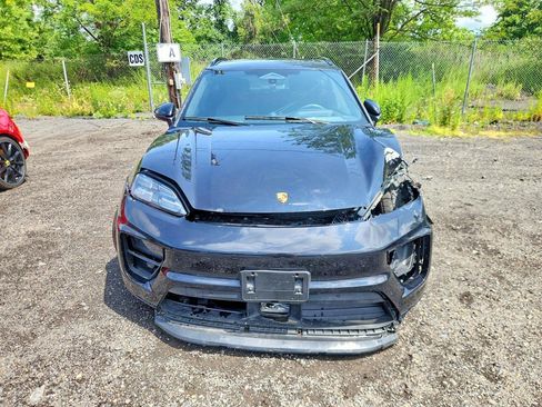 Used 2025 Porsche Macan 4S Electric AWD/4WD image 2