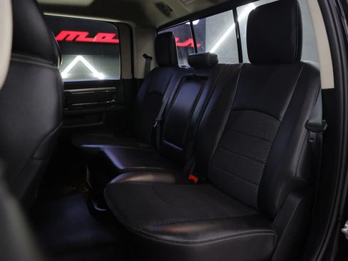 Used 2018 RAM 2500 Big Horn w/ Sport Appearance Group AWD/4WD image 18