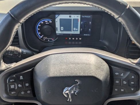 Used 2023 Ford Bronco Badlands image 9