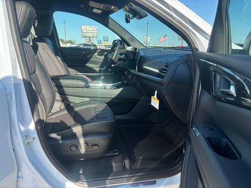 New 2026 Chevrolet Traverse High Country w/ LPO, Floor Liner Package FWD image 16
