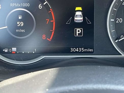 Used 2025 Nissan Versa SV FWD image 32