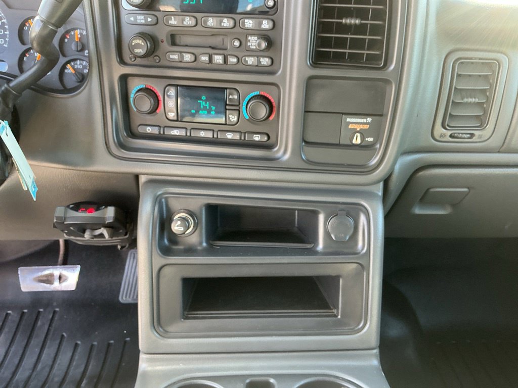 Used 2004 GMC Sierra 2500 SLT w/ Heavy-Duty Power Package AWD/4WD image 24
