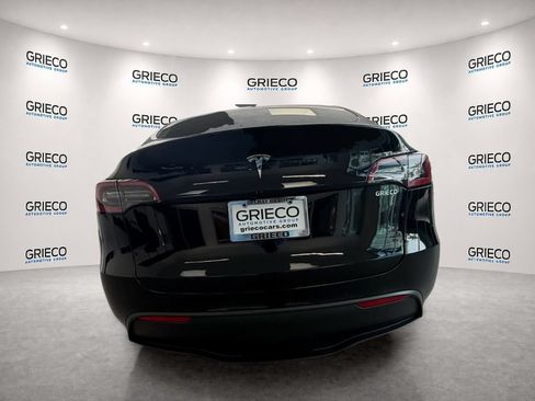 Used 2023 Tesla Model Y 2WD image 6