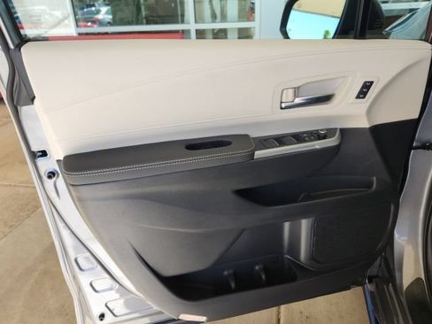 New 2026 Toyota Sienna Platinum AWD/4WD image 14
