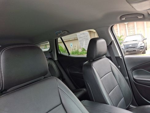 Used 2024 GMC Terrain SLT FWD image 13