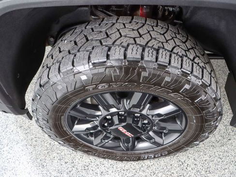 Used 2024 GMC Sierra 2500 AT4 w/ AT4 Premium Plus Package image 11