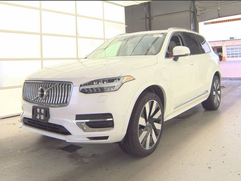 Used 2024 Volvo XC90 T8 Ultimate w/ Protection Package Premier AWD/4WD image 24