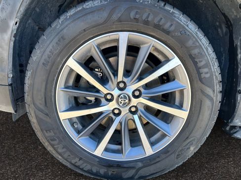 Used 2018 Toyota Highlander XLE AWD/4WD image 14