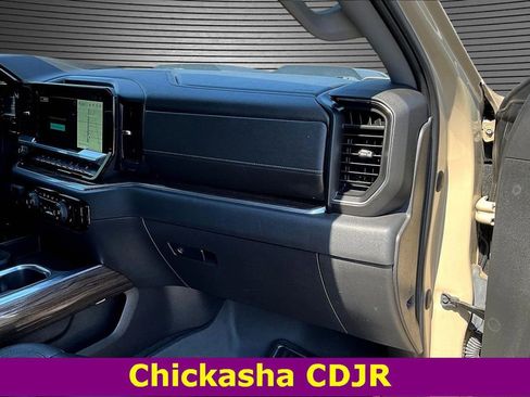 Used 2022 Chevrolet Silverado 1500 LT Trail Boss w/ LT Trail Boss Premium Package image 25