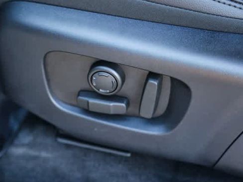 New 2024 Land Rover Discovery Sport S image 23