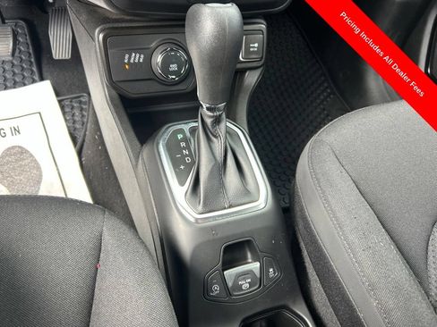 Used 2023 Jeep Renegade Altitude AWD/4WD image 11