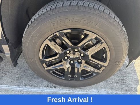 Used 2024 Chevrolet Silverado 1500 RST w/ Convenience Package II RWD image 19