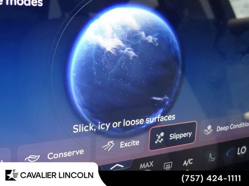 Used 2026 Lincoln Nautilus Premier w/ Equipment Group 102A AWD/4WD image 39